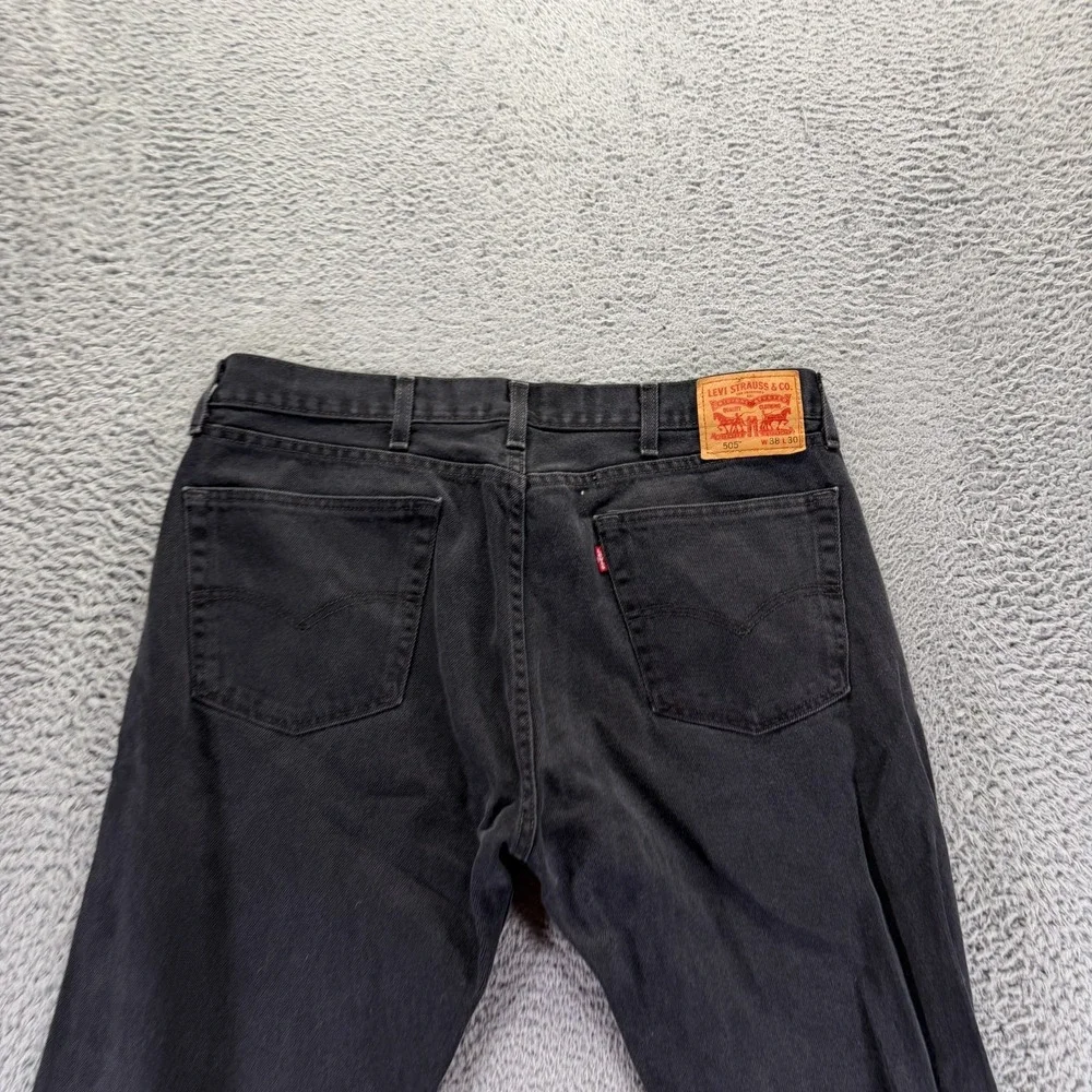 Levis before purchasing
